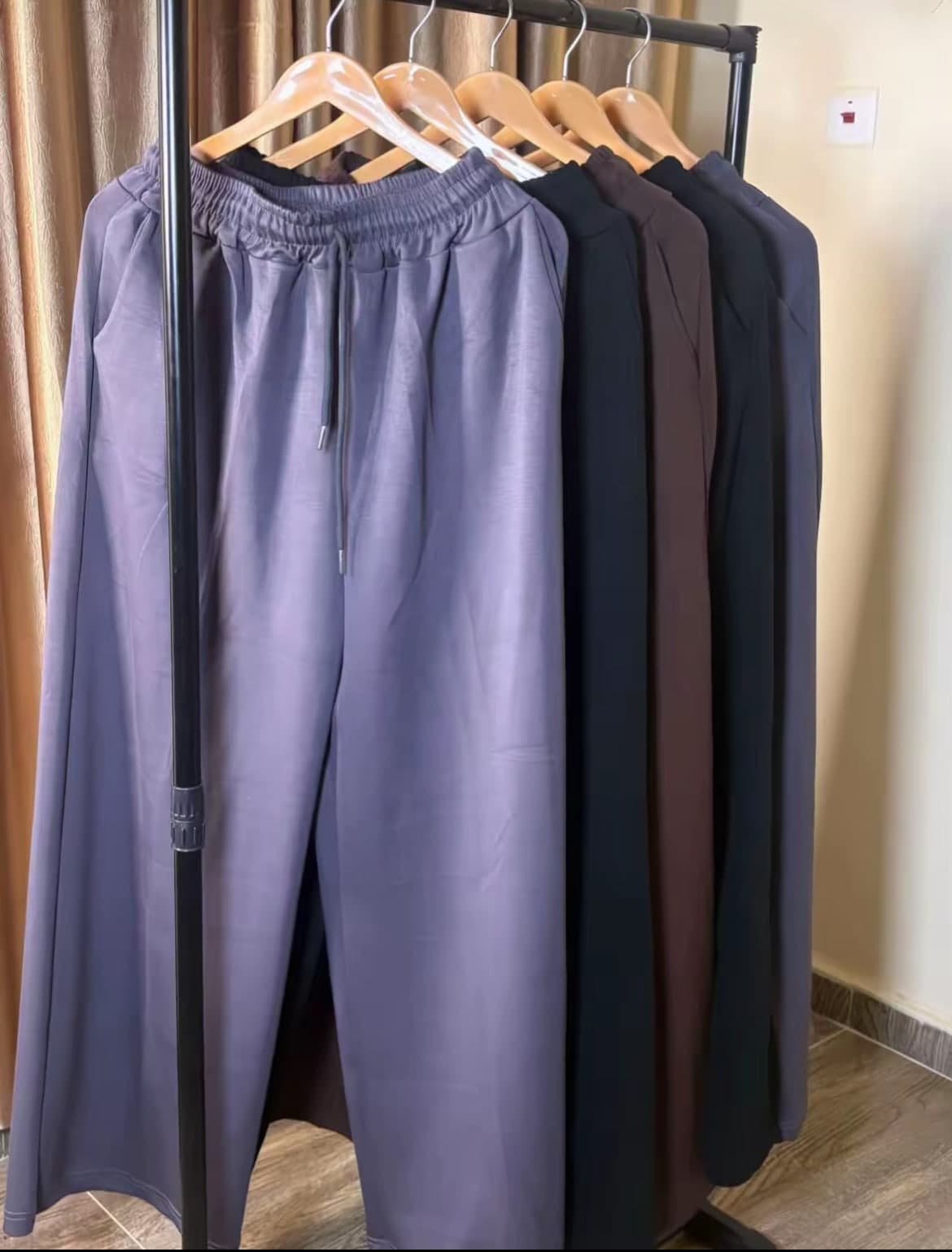 Plain free leg sweatpant