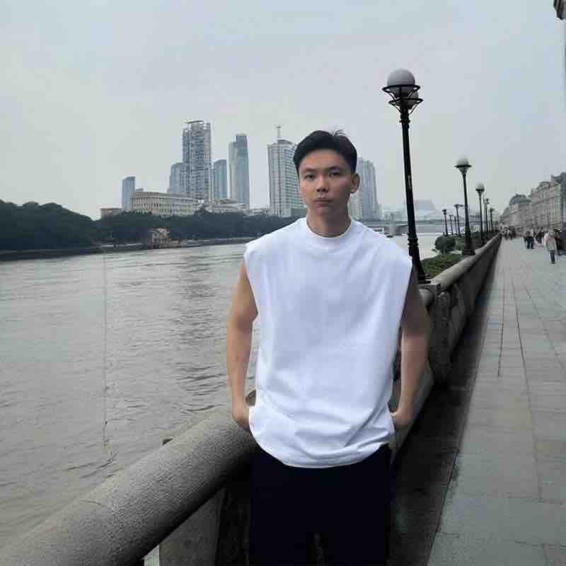 Plain sleeveless shirt